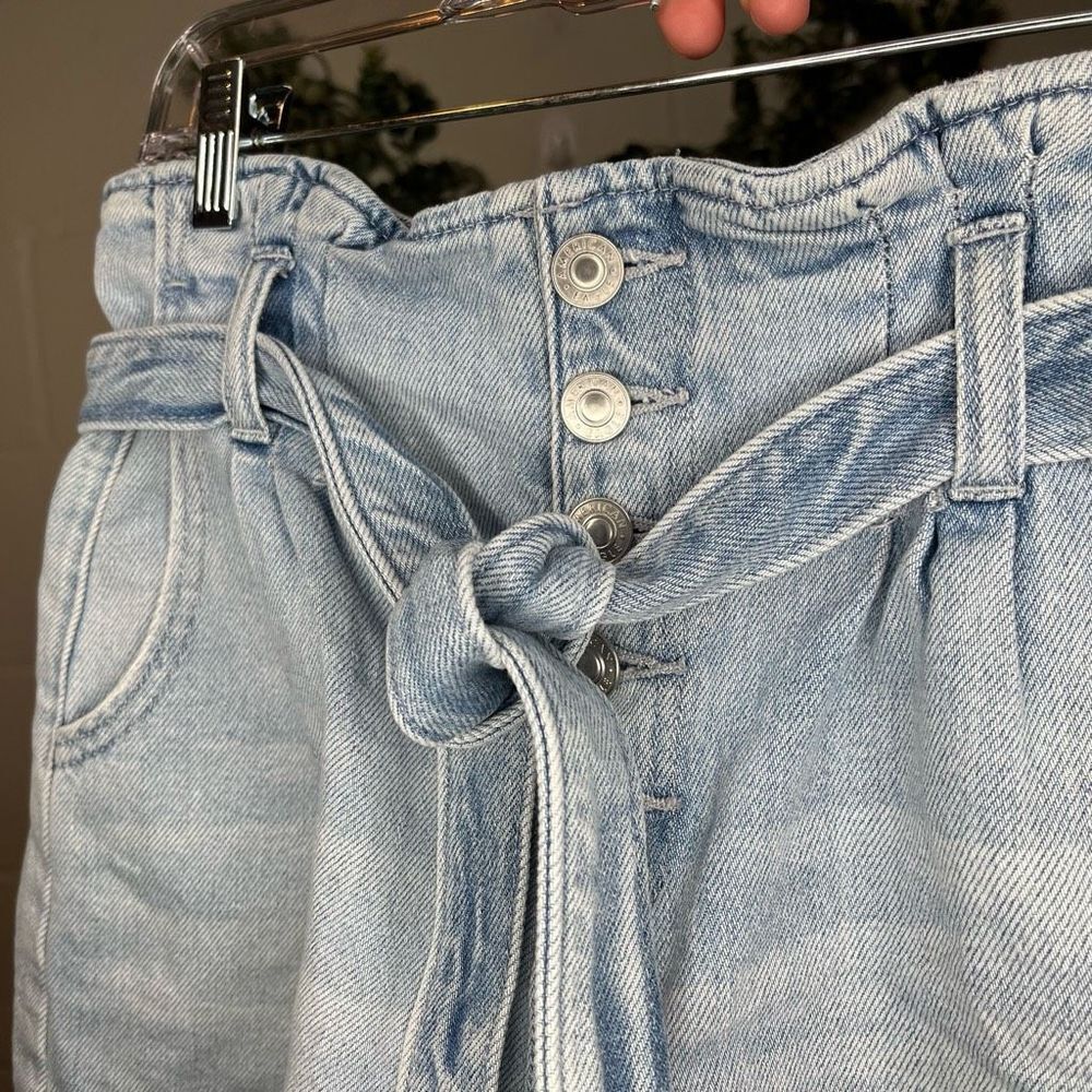 American Eagle Outfitters Light Wash Paperbag Waist Jean Shorts - Picture 8 of 11